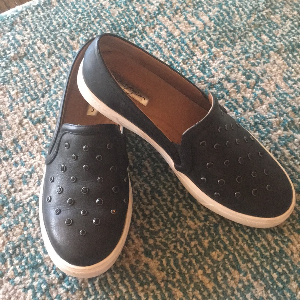 Halogen Tennis Shoes